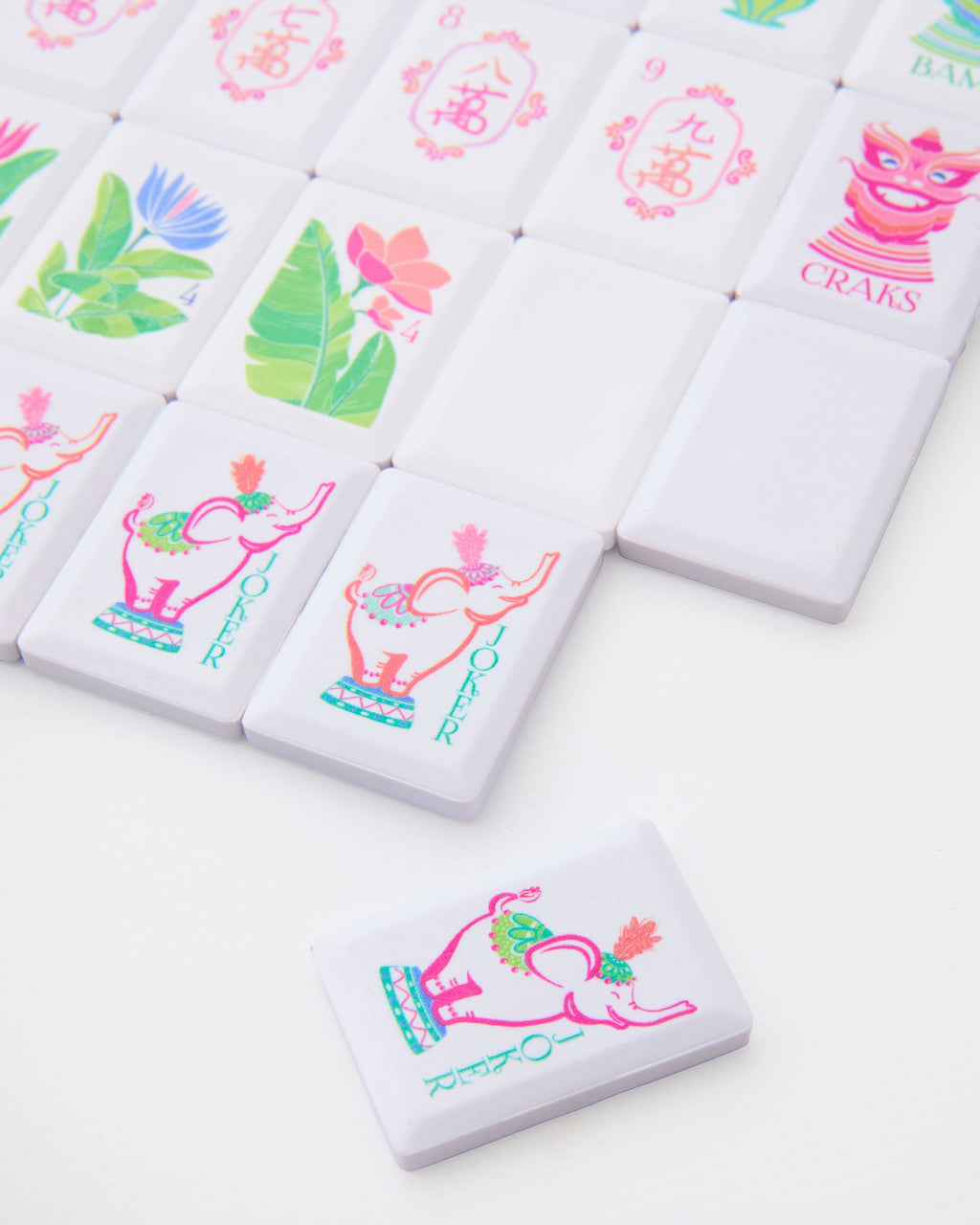 Close view of Poppy Debutante tile artwork